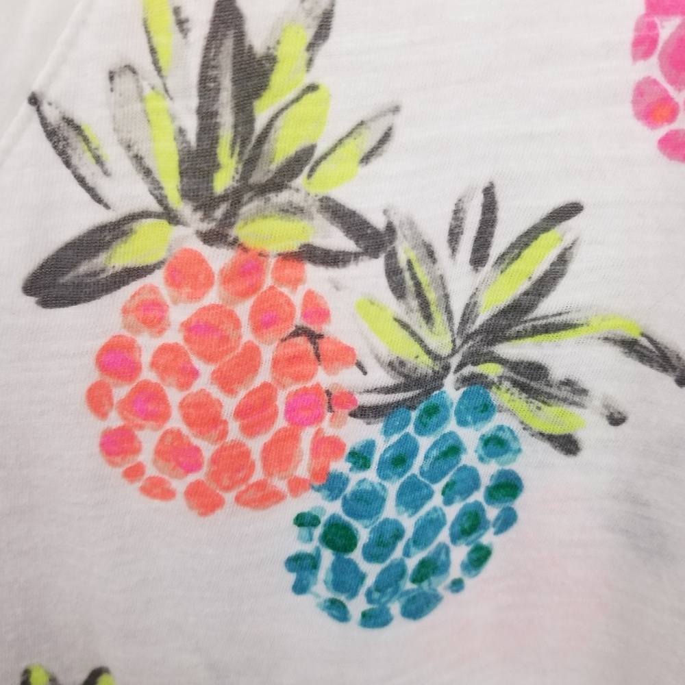 ✨ Merona colorful pineapple vneck tshirt - Picture 5 of 5